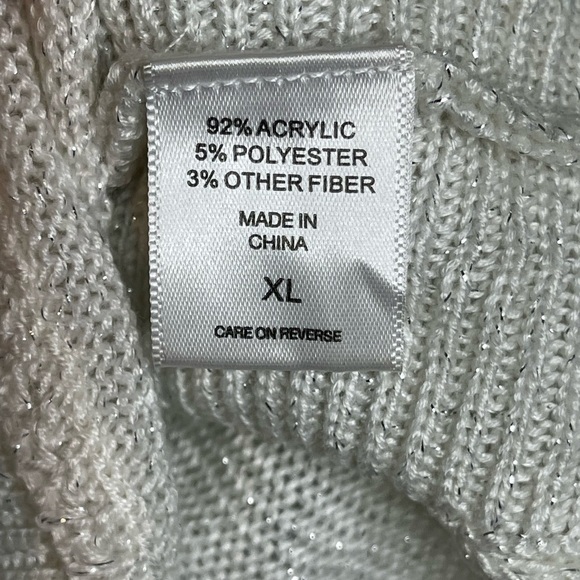 Soho New York & Company Cold Shoulder Metallic Ivory Knit Sweater Size XL Casual - Picture 9 of 9